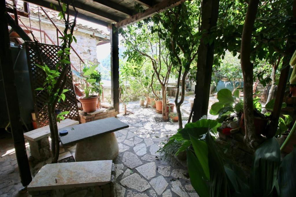 Hotel Nasho Vruho Berat Buitenkant foto