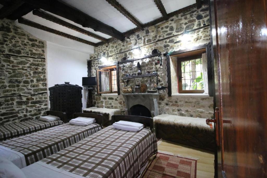 Hotel Nasho Vruho Berat Buitenkant foto